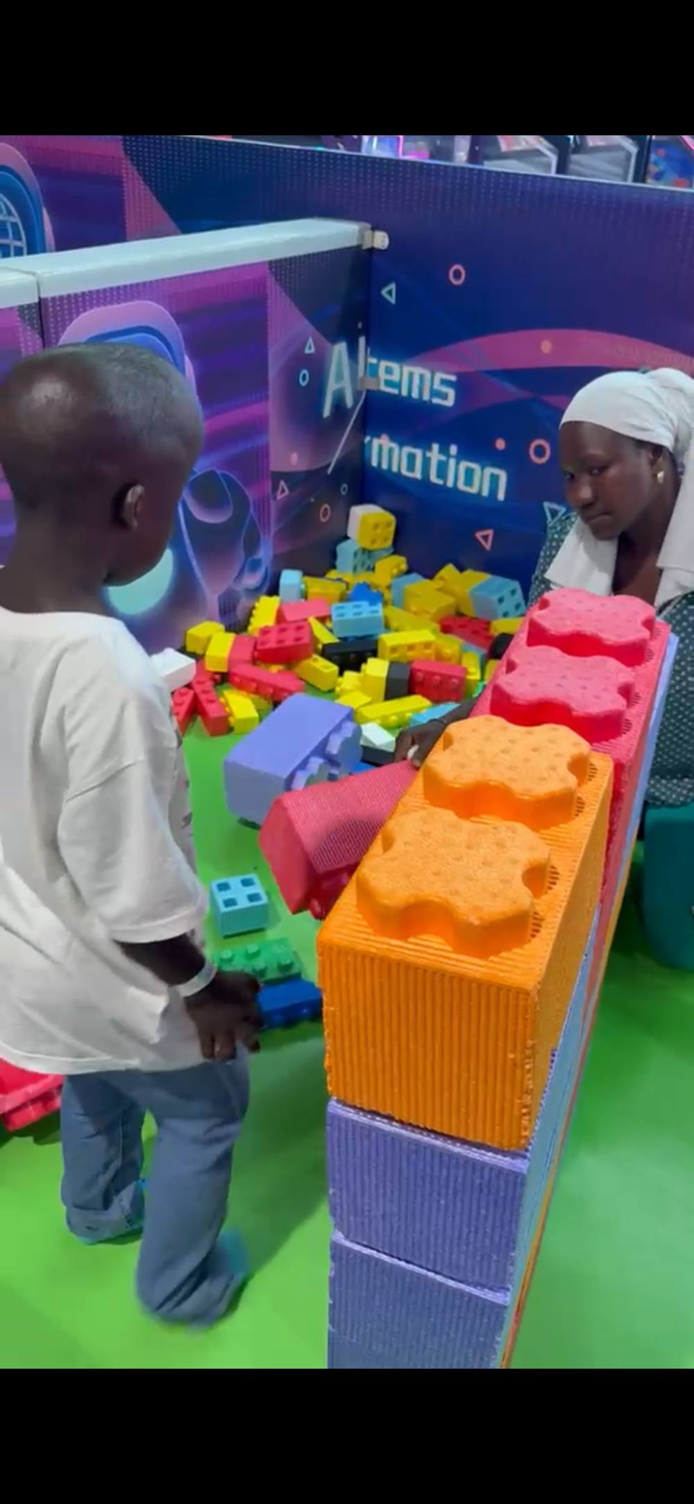 Blocs geants salle de jeux