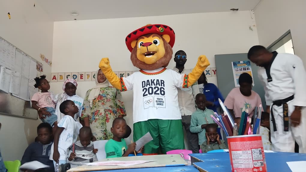 Ayo en classe avec les enfants
